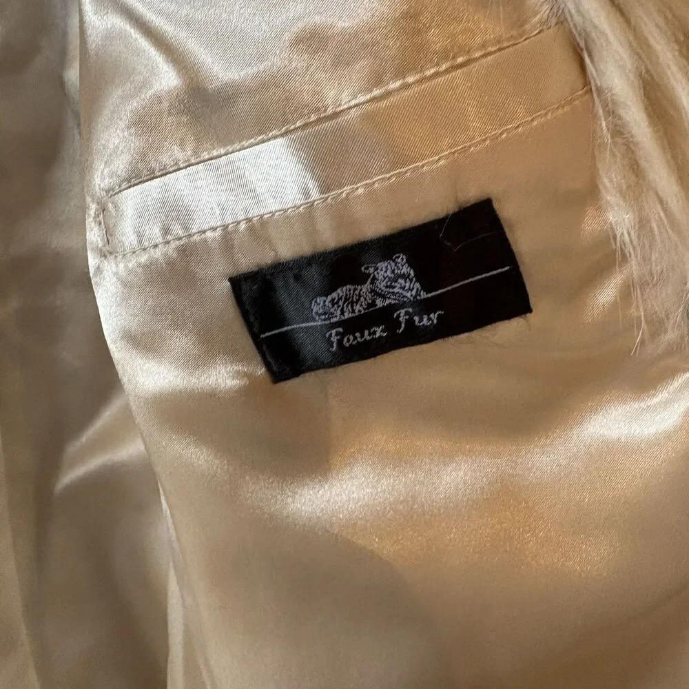 RACHEL ZOE Woman's Faux Fur Satin Lined Vest Super Soft Size Small - Picture 4 of 6